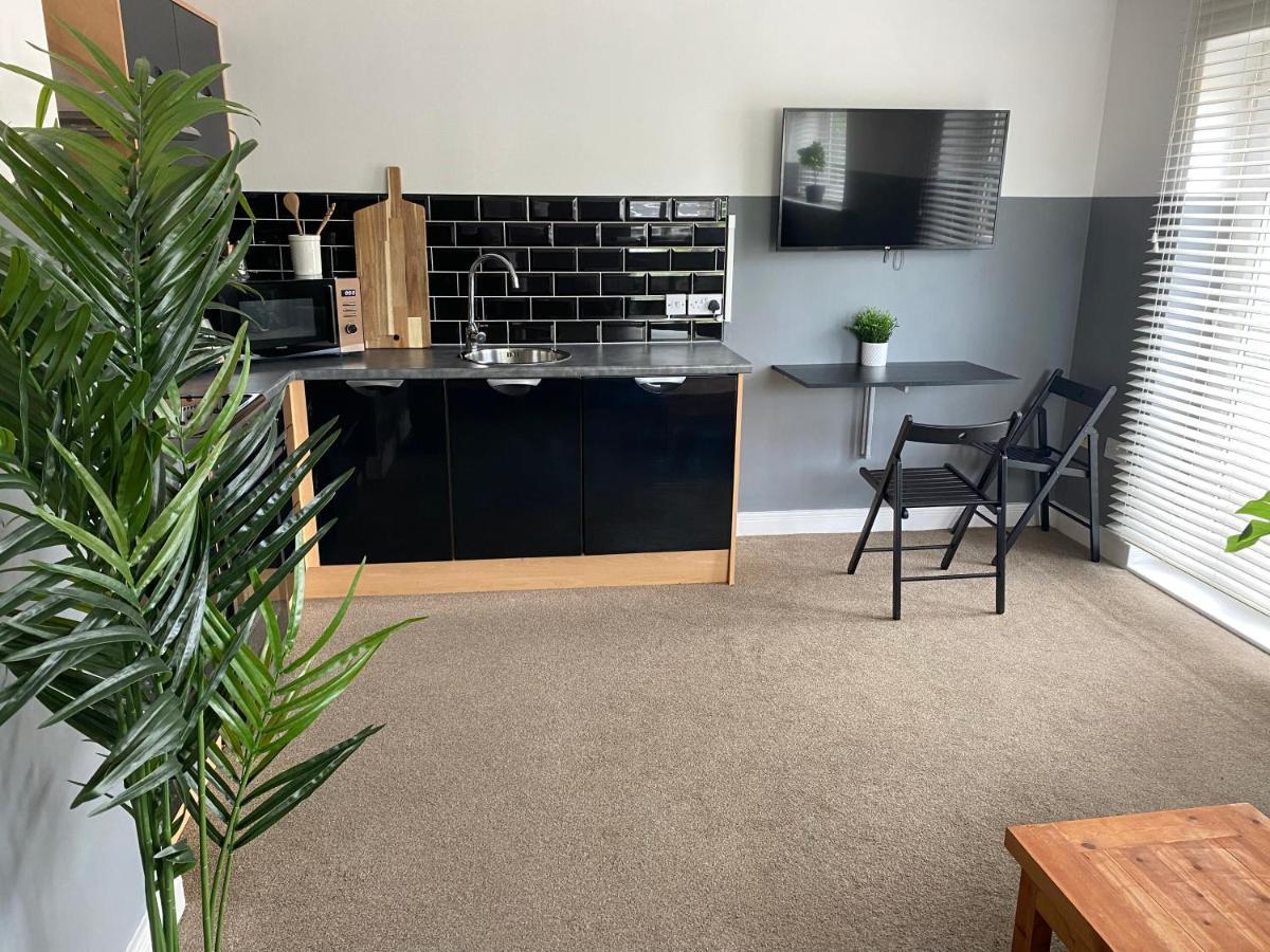 Trendy Centre Hull Sleeps 2 Or 4 With Free Secure Parking Traveller Award 2023 Kingston upon Hull