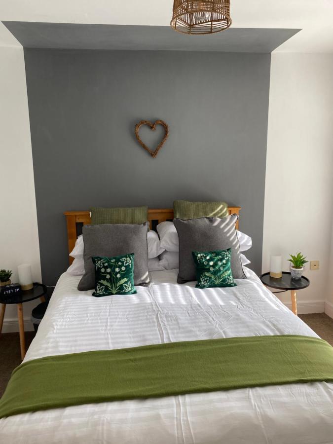 Trendy Centre Hull Sleeps 2 Or 4 With Free Secure Parking Traveller Award 2023 * Kingston upon Hull