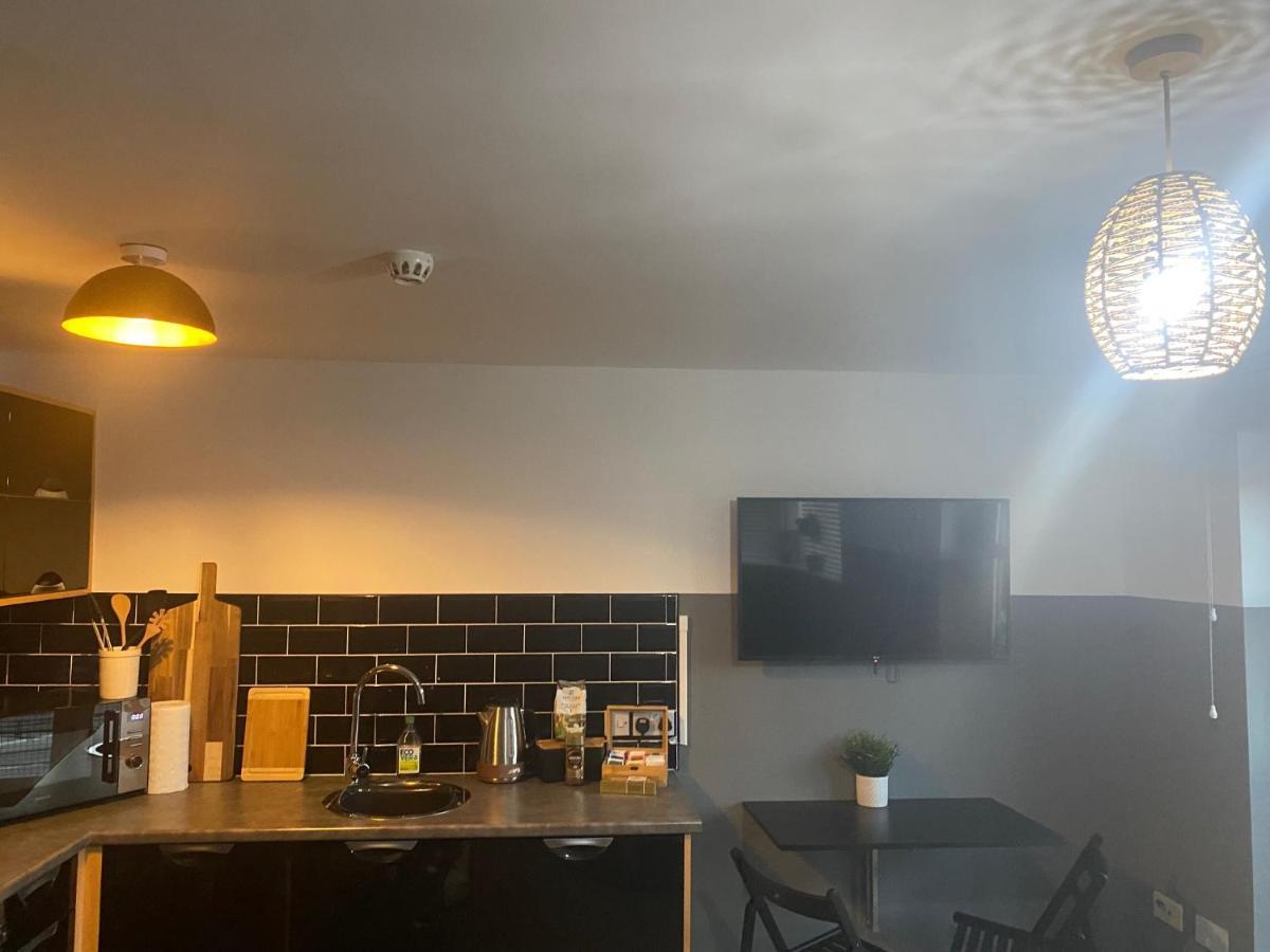 Trendy Centre Hull Sleeps 2 Or 4 With Free Secure Parking Traveller Award 2023 * Kingston upon Hull